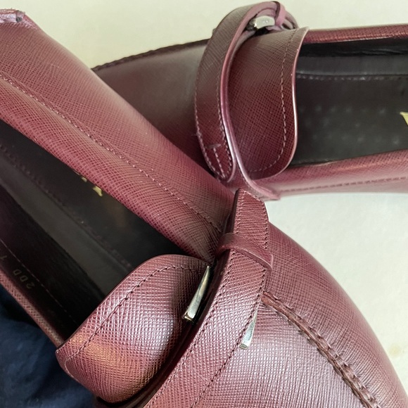 Prada Saffiano Burgandy drivers / loafers - Picture 4 of 11